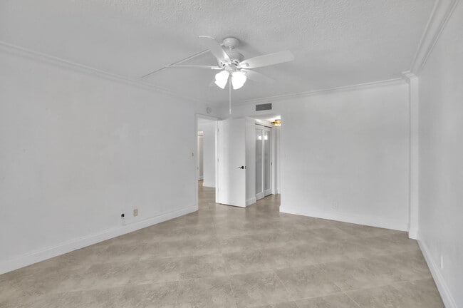 Building Photo - 740 S Federal Hwy