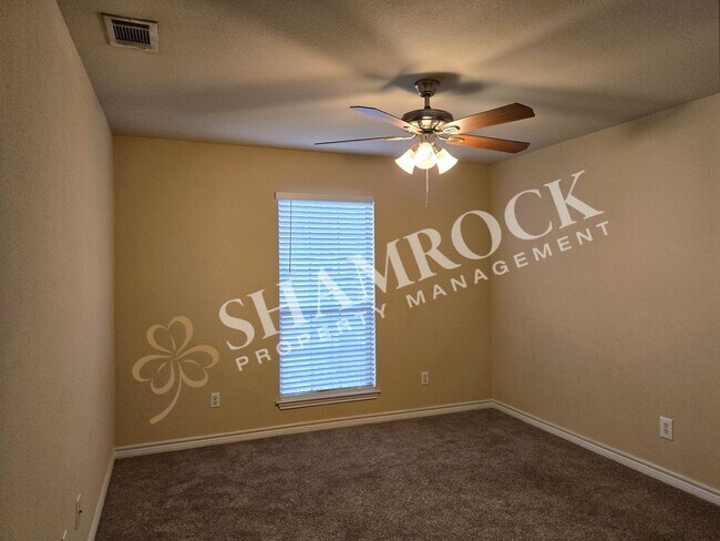 Building Photo - 115 Bentwood Dr