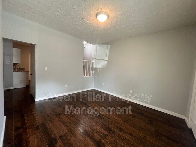 Building Photo - 114 Dana Ave