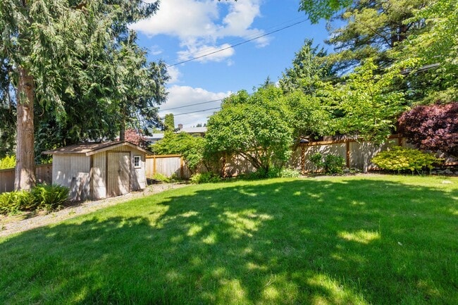 Building Photo - Beautiful 4 Bedroom Home in Richmond