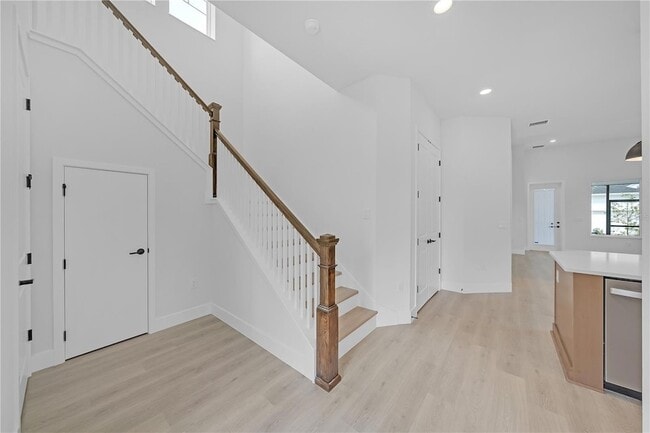 Building Photo - 7267 Kodiak Ln