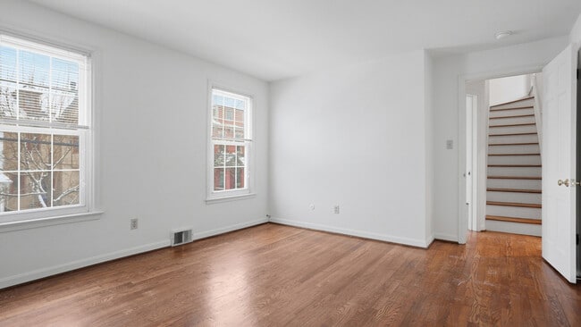 Building Photo - 6415 Howe St