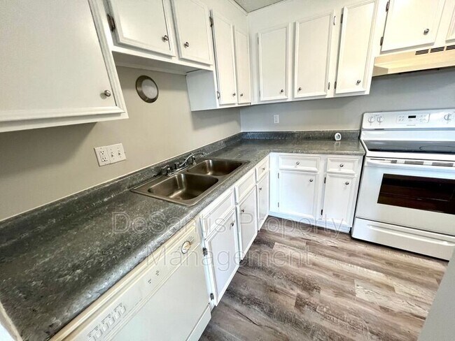 Building Photo - 8109 Revere Pl