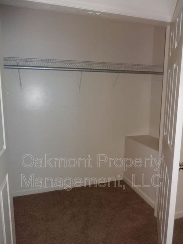 Building Photo - 610 Tally Dr