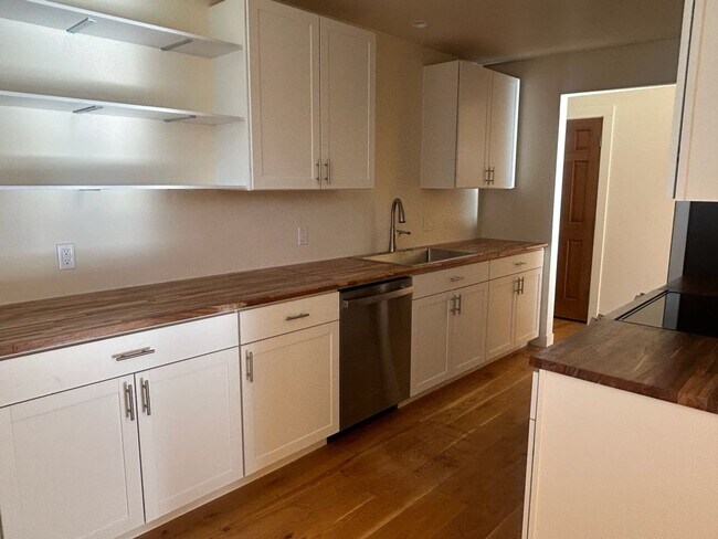 Building Photo - 3-Bedroom, 2-Bath Home in Carbondale, CO