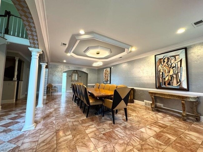 Building Photo - 415 S Yates Rd