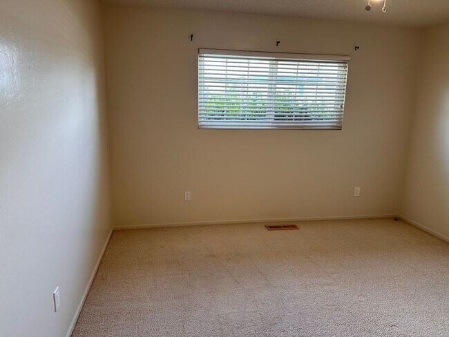 Building Photo - Beautiful Pacific Grove Home