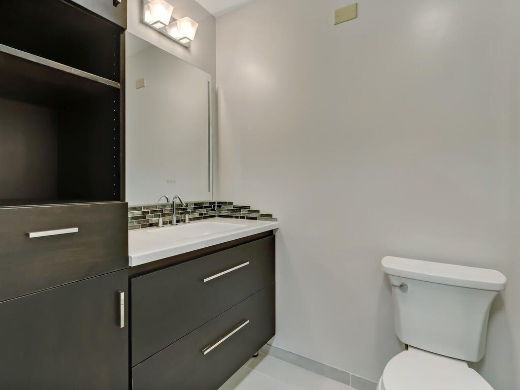 Building Photo - 1074 Peachtree Walk NE