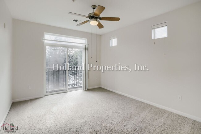 Building Photo - 10882 NE Red Wing Way