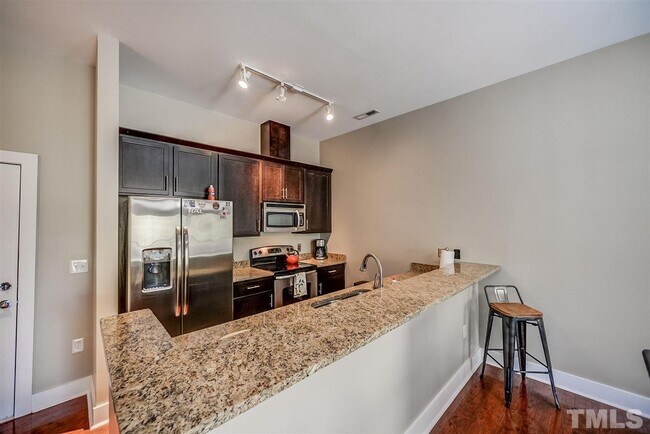 Building Photo - 1000 Brookside Dr
