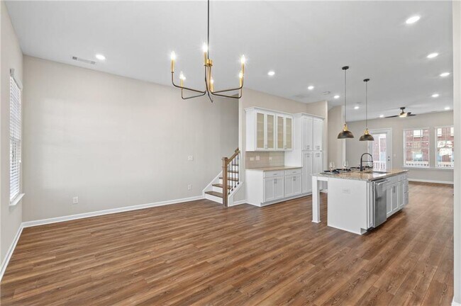 Building Photo - 6023 Skellig St