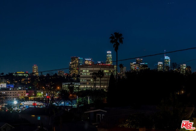 Building Photo - 2217 Scott Ave