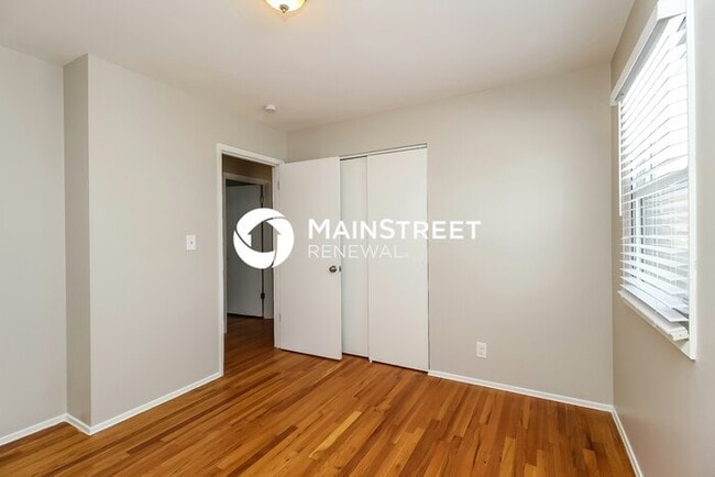Building Photo - 3 Bedroom Pet-Friendly Home in INDEPENDENC...