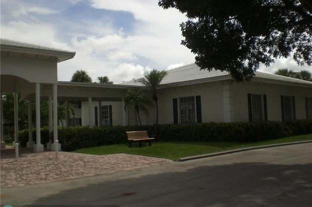 Building Photo - 2151 NE 68th St