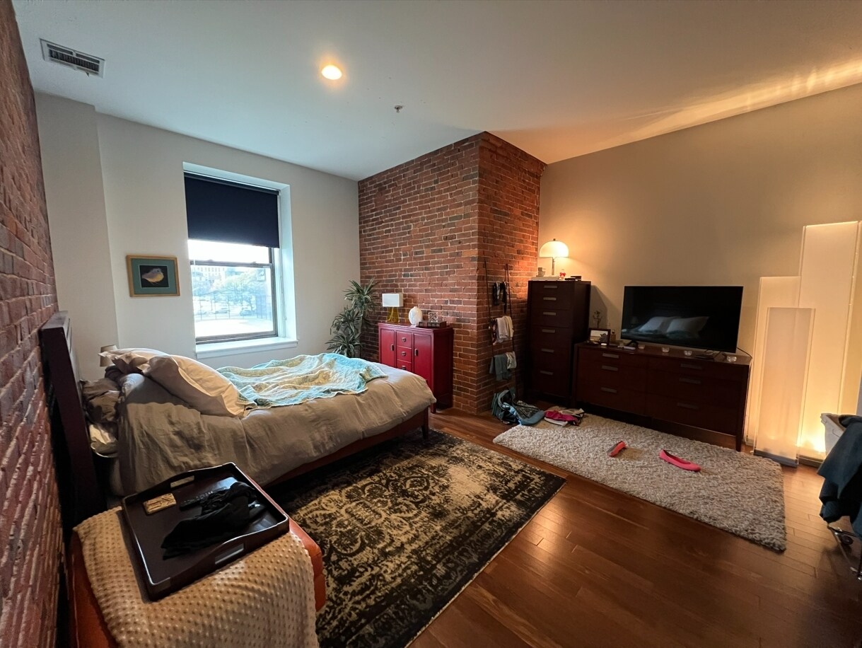 Building Photo - 460 Harrison Ave