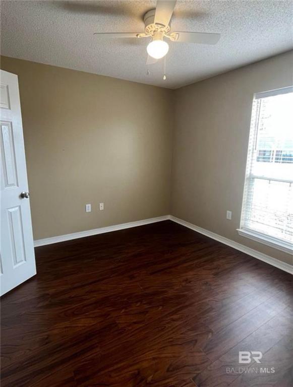 Building Photo - 124 Oakwood Ave