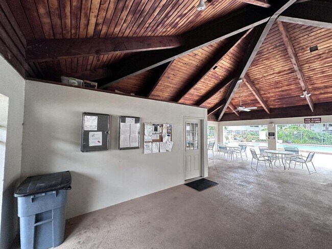 Building Photo - 3034 Eastland Blvd
