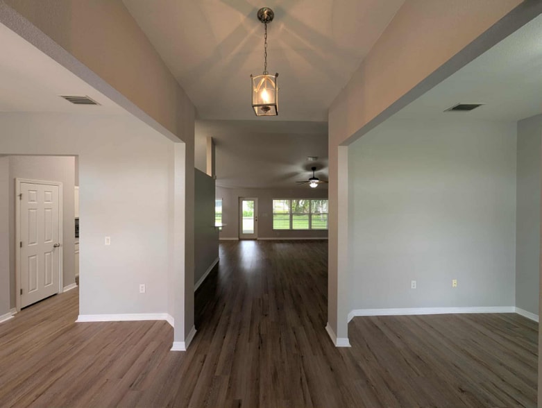 Building Photo - 25672 Deep Creek Blvd