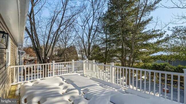 Building Photo - 110 Elaine Dr