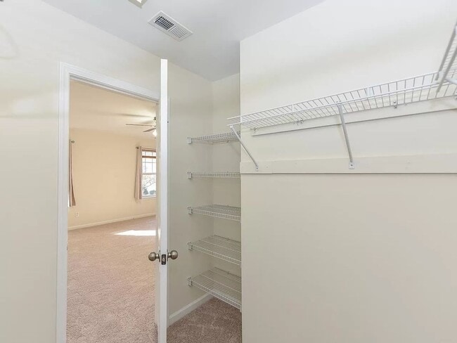 Building Photo - Charming 3BR Townhome in Raleigh