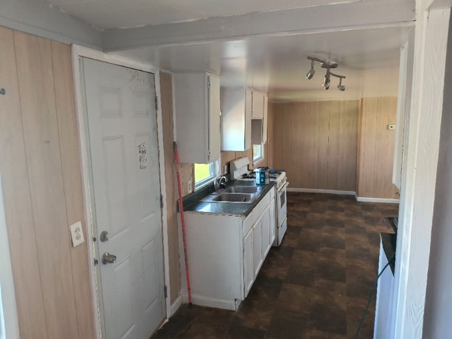 Building Photo - 8464 Cleveland Ave NW