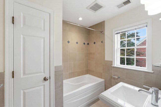 Building Photo - Chevy Chase Home | 4 Bed | 3.5 Bath | 2,500 Sf | Driveway Parking | Large Fenced-In Backyard w/ Deck