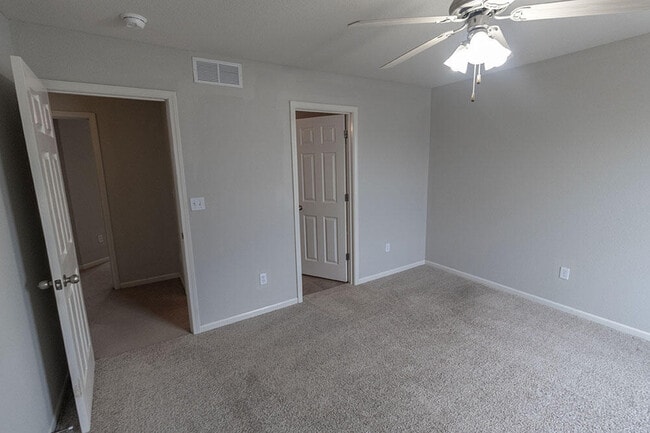 Building Photo - 4005 Snowy Owl Dr