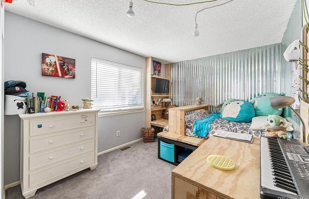 Building Photo - 4262 S Laredo Way