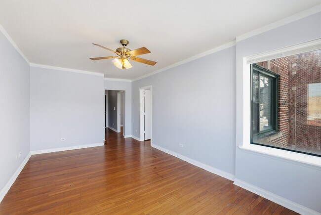 Building Photo - 7501 S Stewart Ave