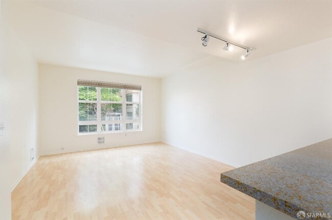 Building Photo - 821 Folsom St
