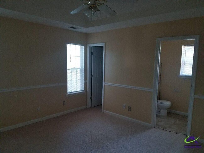Building Photo - 303 Dunmurry Pl