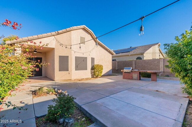 Building Photo - 2353 N Azurite Cir