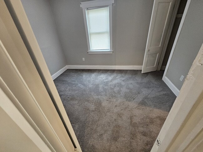 Building Photo - 2032 W 98th St