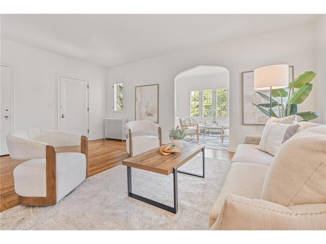 Building Photo - 1621 W 25th St