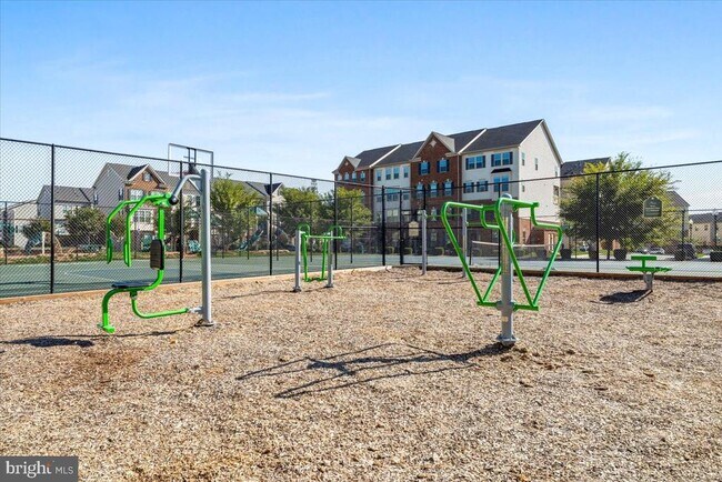 Building Photo - 6026 Forum Sq