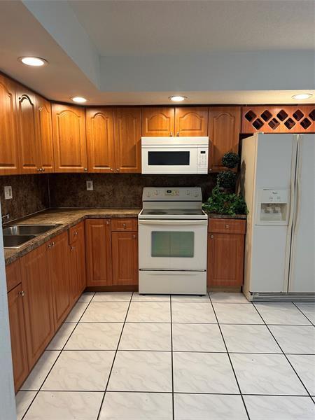 Building Photo - 8420 SW 133rd Avenue Rd