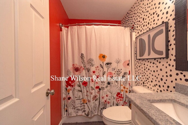 Building Photo - 170 Creeks Cv