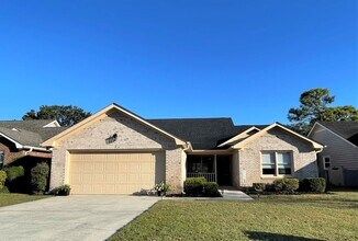 Building Photo - 3 bedroom, 2 bathroom home in Beau Rivage Plantation!