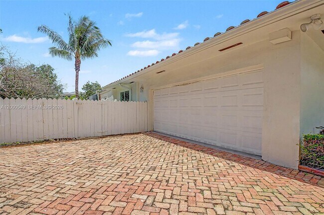 Building Photo - 7230 SW 104th St