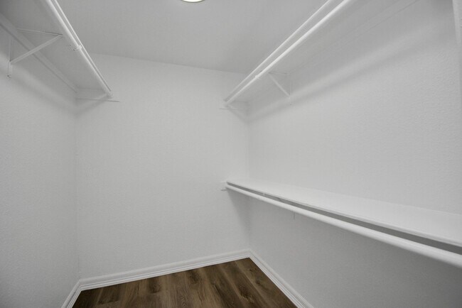 Building Photo - 9700 Leawood Blvd