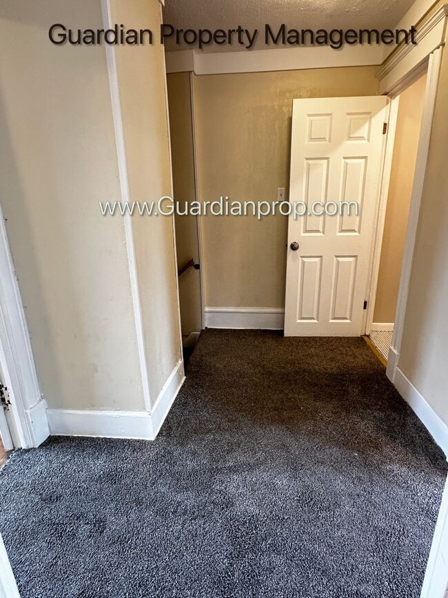 Building Photo - Northeast Minneapolis Single Family Home, ...