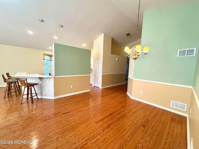 Building Photo - 105 Golf View Dr