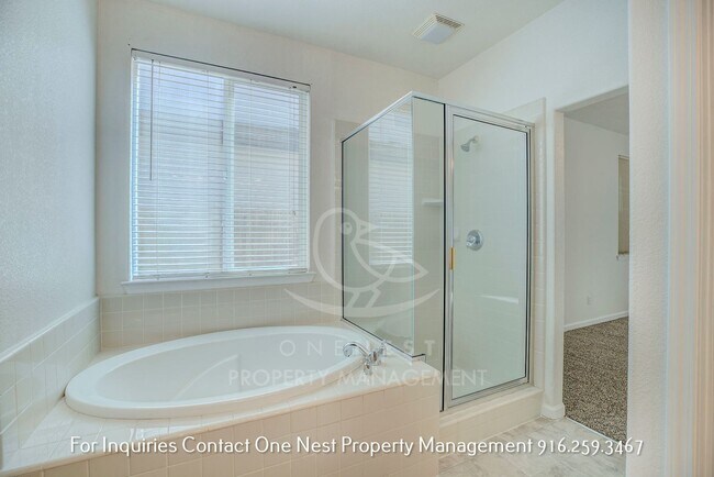 Building Photo - charming 3-bedroom, 2-bathroom single-level home