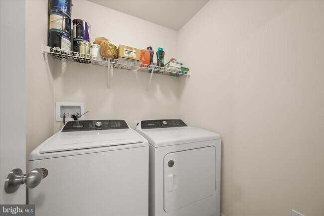 Building Photo - 9411 Geaton Park Pl