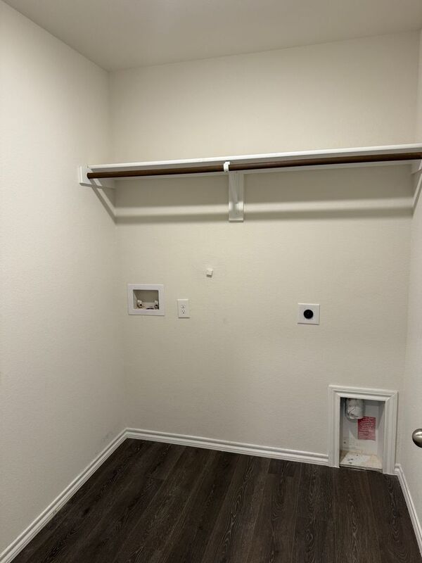 Building Photo - 3213 Perman Dr