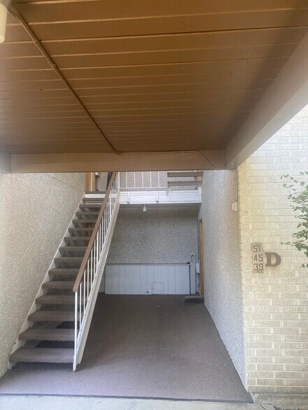 Building Photo - 1220 NW State St