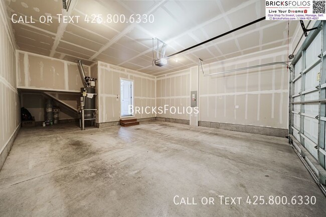 Building Photo - 10626 Eastridge Dr NE