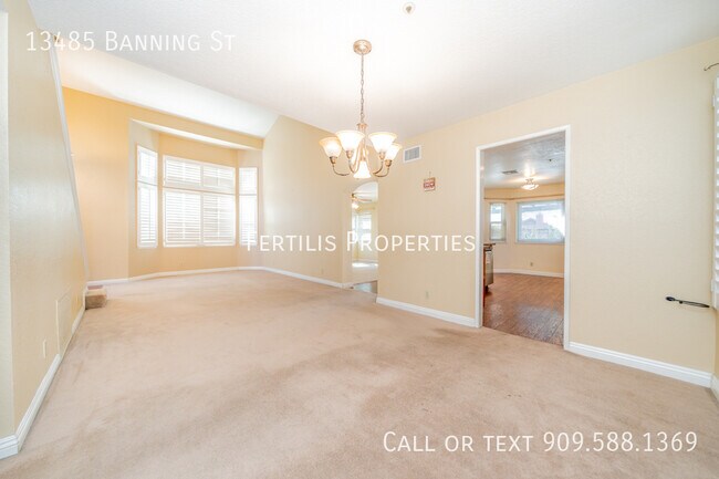 Building Photo - 13485 Banning St