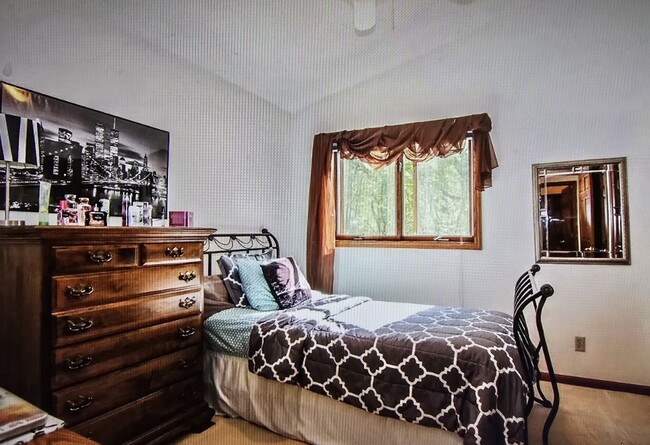 Second bedroom upstairs - 808 Pony Ln