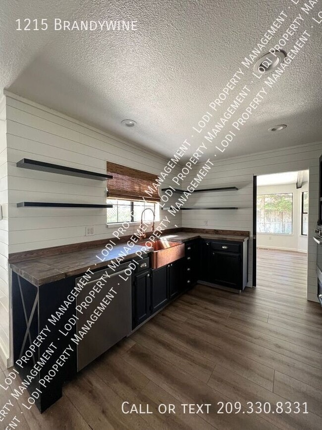 Building Photo - 1215 Brandywine-